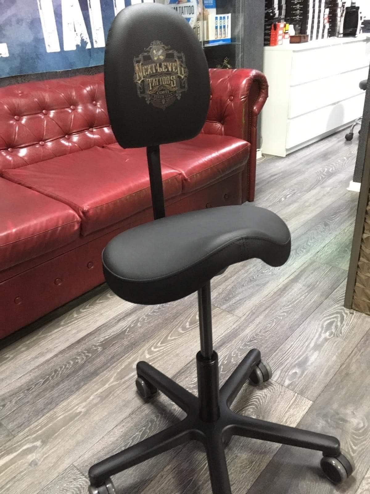 Gentleman Arbeits Hocker mit Rückenlehne